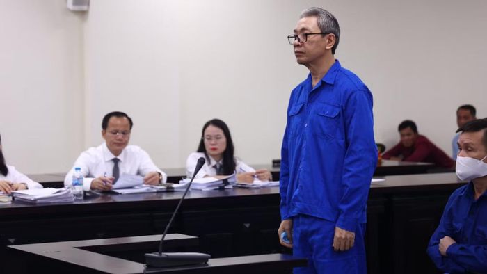 Cựu Phó Chủ tịch Ủy ban nhân dân tỉnh Thanh Hóa tại tòa. (Ảnh: PHÙNG ANH)