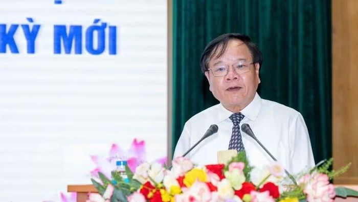 Nhà báo Trịnh Văn Ánh, Chủ tịch Hội nhà báo thành phố Bắc Ninh phát biểu đề dẫn tại hội thảo. (Ảnh: CN)