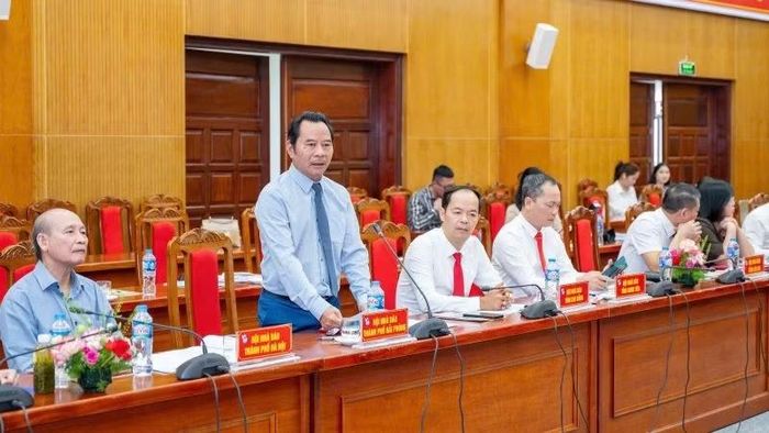 Lãnh đạo Hội nhà báo thành phố Hải Phòng phát biểu tại hội thảo.