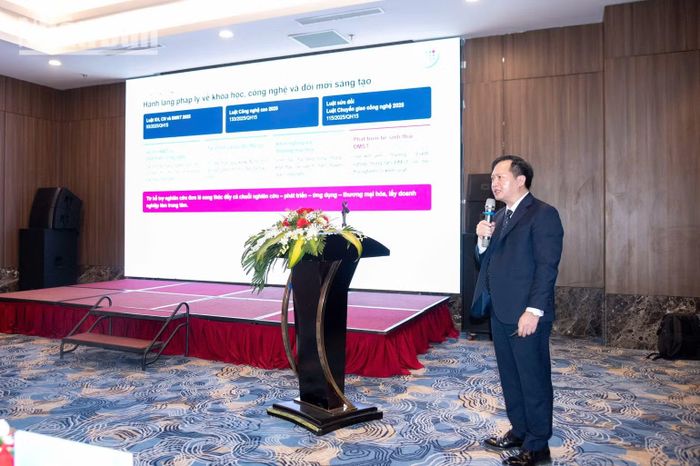 Cục trưởng Cục Đổi mới sáng tạo, Bộ Khoa học và Công nghệ Nguyễn Mai Dương phát biểu tại diễn đàn. (Ảnh: MINH DUY)