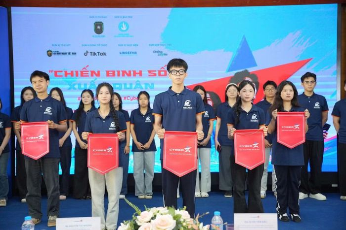 "Chiến binh số" xuất quân. Ảnh: Ban tổ chức