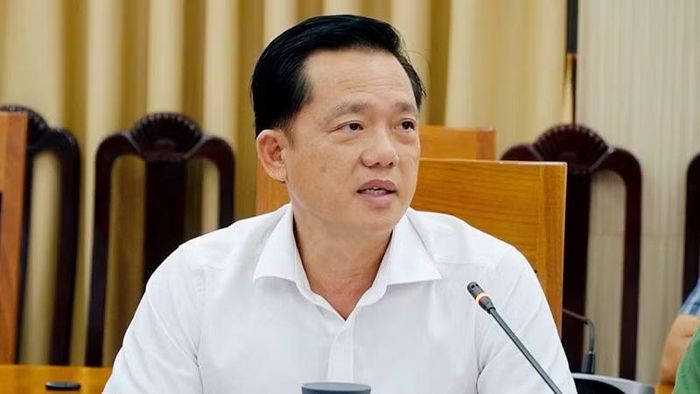 Chủ tịch Ủy ban nhân dân Đặc khu Phú Quốc Trần Minh Khoa phát biểu tại buổi tiếp xúc, đối thoại trực tiếp với dân. (Ảnh: HOÀNG DUNG)