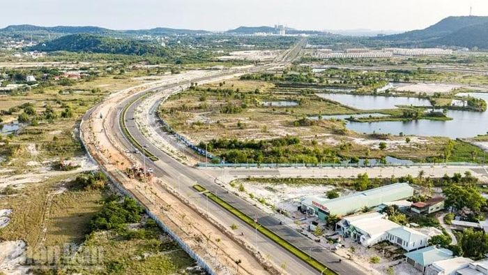 Phú Quốc đang thực hiện nhiều dự án hạ tầng phục vụ APEC 2027. (Ảnh: QUỐC TRINH)
