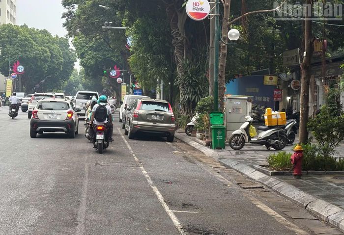 Hợp đồng gửi ô-tô ban ngày tăng từ 3 triệu đồng lên 4,8 triệu đồng/tháng; hợp đồng cả ngày và đêm tăng từ 4 triệu đồng lên 6 triệu đồng/tháng; hợp đồng ban đêm tăng từ 2 triệu đồng lên 3,5 triệu đồng/tháng.