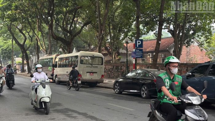 Một số khách hàng từng đăng ký gửi xe theo tháng đã dừng hợp đồng, nhất là nhóm có nhu cầu sử dụng ô-tô không thường xuyên.