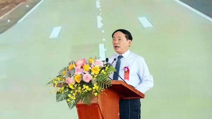 Chủ tịch Ủy ban nhân dân tỉnh Gia Lai Phạm Anh Tuấn phát biểu tại buổi lễ. (Ảnh: PHÚC THẮNG)
