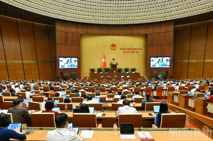 Quốc hội thảo luận ở hội trường về dự án Luật Phát triển doanh nghiệp nhỏ và vừa. (Ảnh: THỦY NGUYÊN)