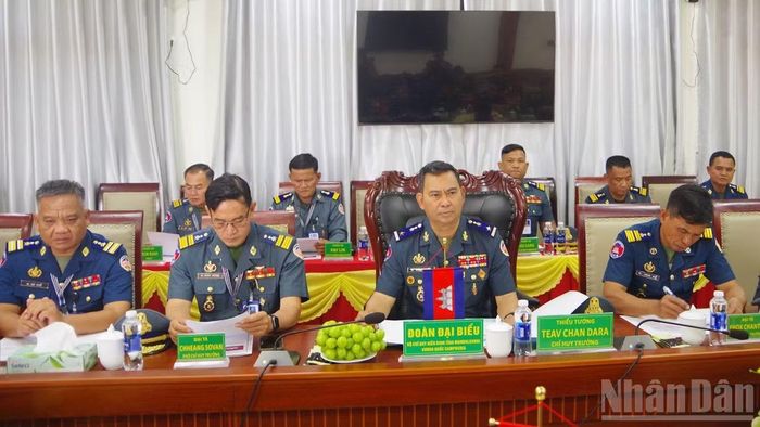 Đoàn đại biểu Bộ Chỉ huy Hiến binh tỉnh Mondulkiri, Vương quốc Campuchia dự hội đàm.