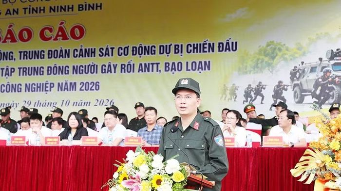 Đại tá Cù Quốc Thắng, Giám đốc Công an tỉnh Ninh Bình, phát biểu chỉ đạo giao nhiệm vụ. (Ảnh: ĐẠI NGHĨA)