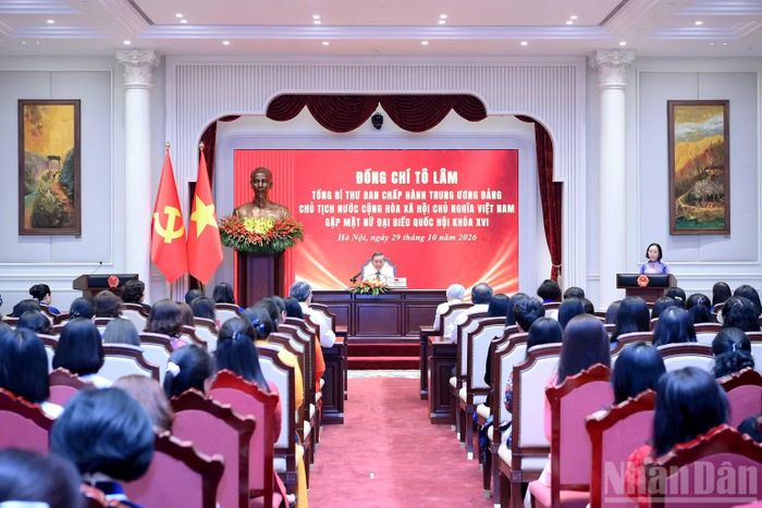 Tổng Bí thư, Chủ tịch nước Tô Lâm chủ trì cuộc gặp mặt các nữ đại biểu Quốc hội khóa XVI. (Ảnh: ĐĂNG KHOA)
