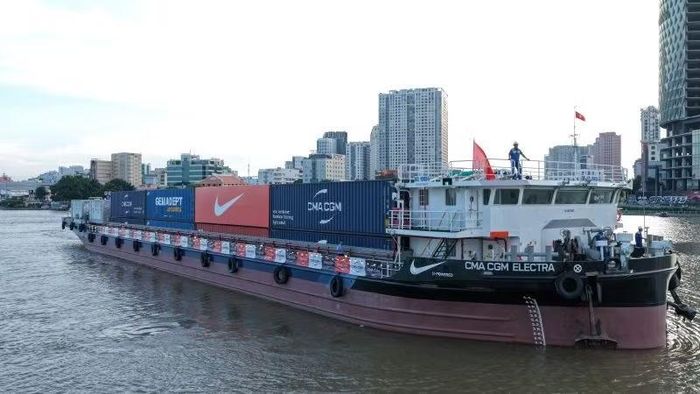 Với năng lực vận chuyển dự kiến hơn 50 nghìn TEU, mô hình dự kiến giúp cắt giảm khoảng 778 tấn CO₂ mỗi năm. (Ảnh: HOÀNG HUY)