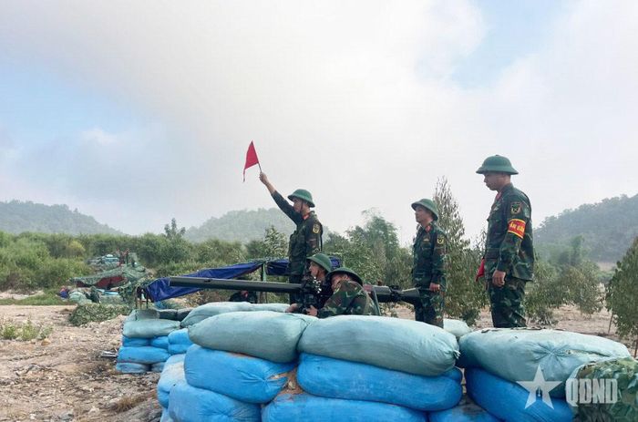  Hỏa lực SPG-9 của Trung đoàn 82 lấy phần tử bắn.