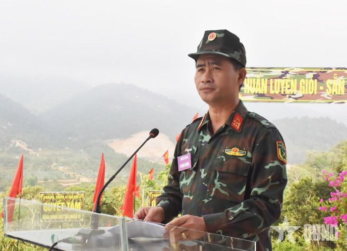  Đại tá Vũ Ngọc Hai phát biểu khai mạc diễn tập bắn đạn thật.