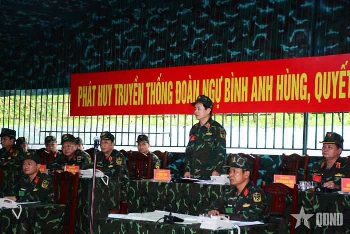 Thượng tướng Đỗ Xuân Tụng chỉ đạo diễn tập tại Sư đoàn 324, Quân khu 4.