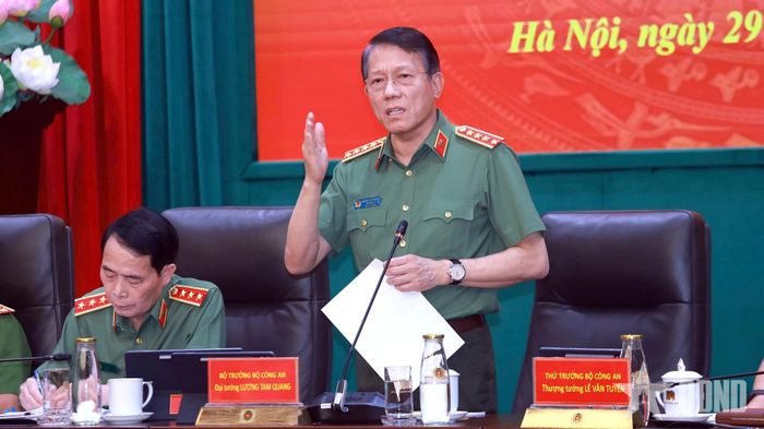 Đại tướng Lương Tam Quang, Ủy viên Bộ Chính trị, Bộ trưởng Bộ Công an chủ trì hội nghị.