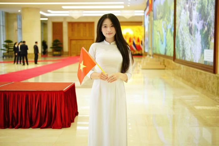 Nguyễn Minh Huyền luôn nỗ lực phát triển bản thân và kiên trì với những định hướng đã lựa chọn.