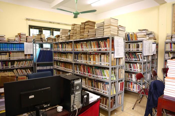 Kho sách của Thư viện làng Bình Vọng hiện có 15.117 cuốn, thuộc nhiều lĩnh vực.