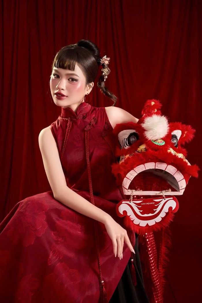 Không dừng lại ở vai trò người mẫu ảnh, Minh Vy còn nuôi dưỡng tâm hồn nghệ thuật đa dạng.