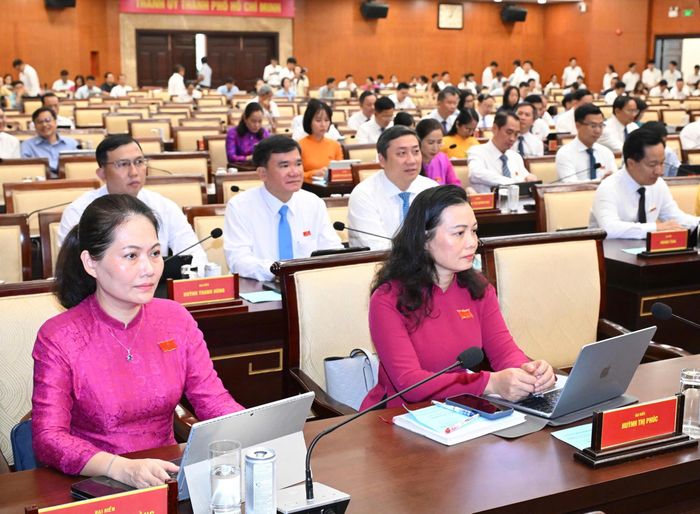 Các đại biểu tham dự kỳ họp thứ 6 HĐND TPHCM khóa XI. Ảnh: VIỆT DŨNG