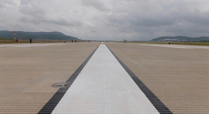  Đường băng số 2 Cảng hàng không quốc tế Phú Quốc dài 3.300m, rộng 45m. Ảnh: MINH QUỐC 