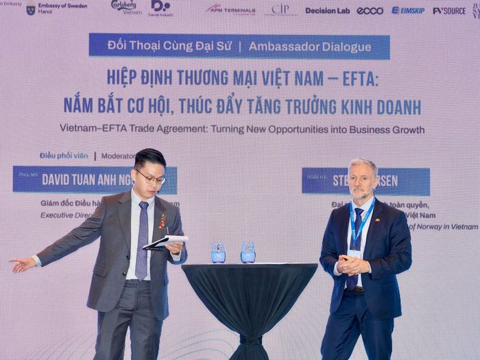 Phiên đối thoại với các đại sứ về hợp tác thương mại Việt Nam - EFTA. Ảnh: HÙNG TRIỀU