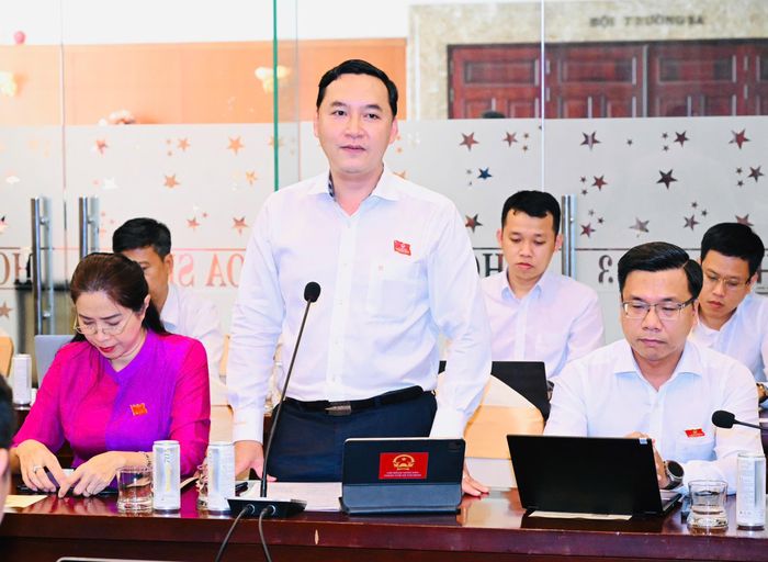  Đại biểu Mai Hữu Quyết nêu ý kiến tại thảo luận tổ. Ảnh: VIỆT DŨNG 