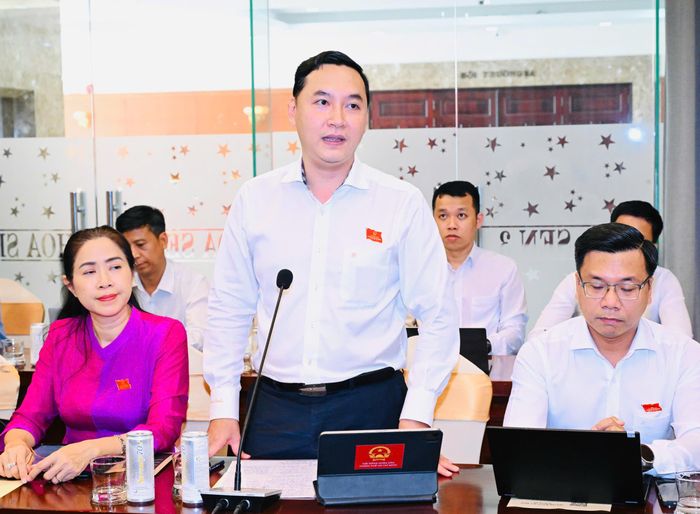 ĐB Mai Hữu Quyết, Bí thư Đảng ủy, Chủ tịch HĐND phường Thủ Đức. Ảnh: VIỆT DŨNG
