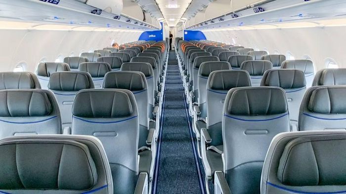Khoang hành khách lên đến 244 ghế của A321neo giúp các hãng bay tối đa hóa biên lợi nhuận.