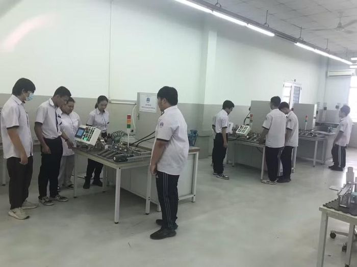 Việc đầu tư đồng bộ cho các cơ sở đào tạo tại những địa bàn khó khăn có ý nghĩa đòn bẩy then chốt.