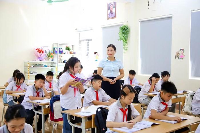 Các bài học về văn hoá địa phương được giáo viên khéo léo lồng ghép trong các tiết học thường ngày.