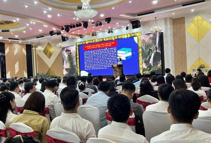 Quang cảnh hội nghị tập huấn, hướng dẫn hỗ trợ cụm chuyên môn số 7 cấp tiểu học năm học 2026-2027.