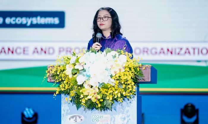 GS.TS Nguyễn Thị Lan – Giám đốc Học viện Nông nghiệp Việt Nam tham luận tại Hội nghị Khoa học Chăn nuôi của Hiệp hội Chăn nuôi châu Á – Thái Bình Dương lần thứ 21, tổ chức tại Hà Nội.