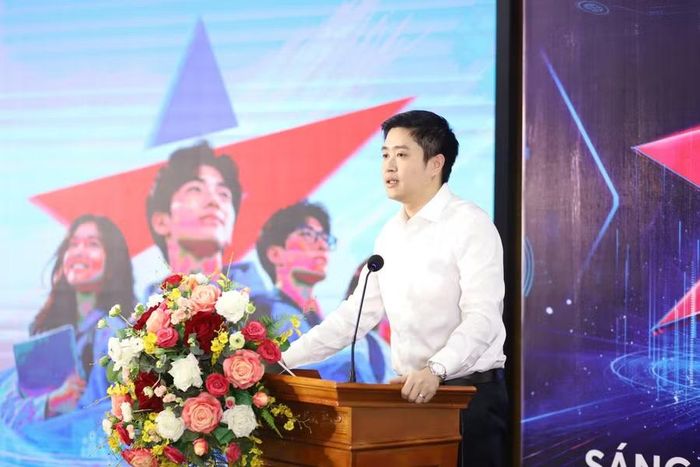 Ông Lâm Tùng, Phó Chủ tịch Thường trực Trung ương Hội Sinh viên Việt Nam chia sẻ tại chương trình.