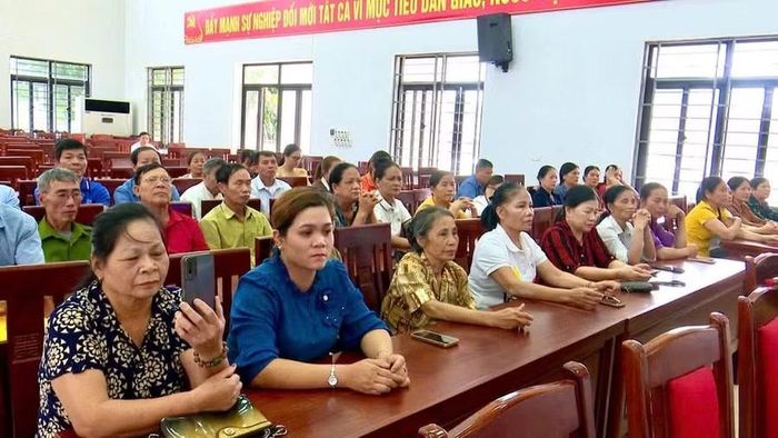 Người dân xã Bình Phú dự lễ khai giảng lớp đào tạo nghề cho lao động nông thôn năm 2026. Ảnh: UBND xã Bình Phú.