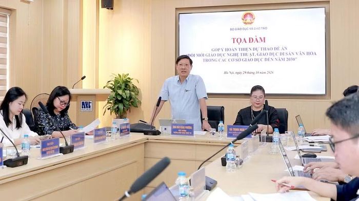 PGS.TS Đào Đăng Phượng - Bí thư Đảng ủy, Hiệu trưởng Trường Đại học Sư phạm Nghệ thuật Trung ương phát biểu tại Tọa đàm