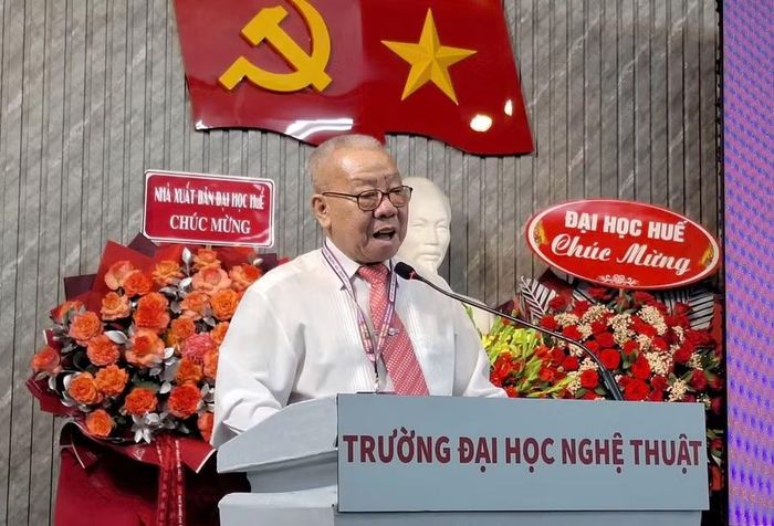 GS.TS Trương Quốc Bình, nguyên Phó Cục trưởng Cục Di sản văn hóa, Bộ Văn hóa, Thể thao và Du lịch góp ý nhiều ý kiến thiết thực.