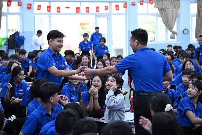 Nhiều phần quà thú vị ở phần thi dành cho khán giả.