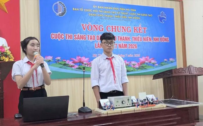 Sản phẩm của các em học sinh chứng minh cho việc đưa khoa học từ lý thuyết đến thực tế.