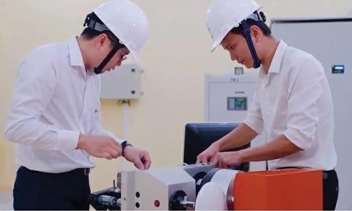Nghiên cứu, chế tạo robot tự hành phục vụ vận hành trạm biến áp 110kV không người trực. (Nguồn: Điện lực Huế)