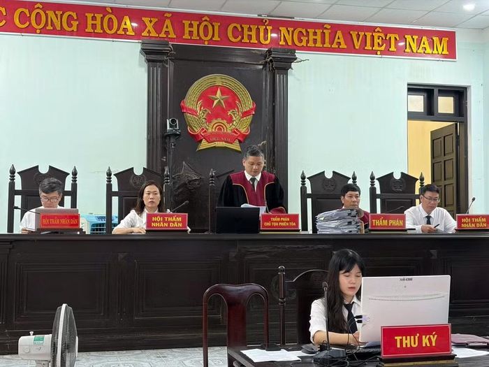 Hội đồng xét xử . (ảnh: Quang Thạnh).