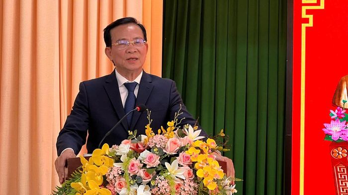 Ông Hồ Văn Mười, Chủ tịch UBND tỉnh Lâm Đồng phát biểu giao nhiệm vụ. Ảnh: Đ.Trọng.
