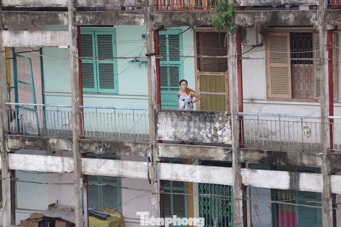 Nhiều người dân sống tại chung cư Vĩnh Hội mong sớm được di dời, có phương án bồi thường thỏa đáng để ổn định cuộc sống tại nơi ở mới.