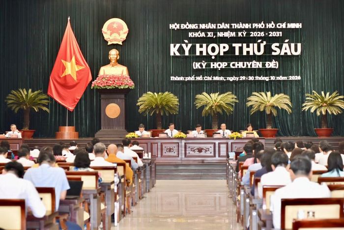 Tại kỳ họp sáng 29/10, HĐND TPHCM xem xét nhiều nội dung, trong đó có dự thảo quy định về đặt tên, đổi tên đường và công trình công cộng trên địa bàn.