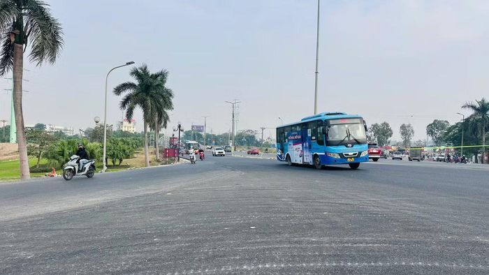 Giao thông thuận lợi tại nút giao phía Bắc cầu Thăng Long sáng 29/10.