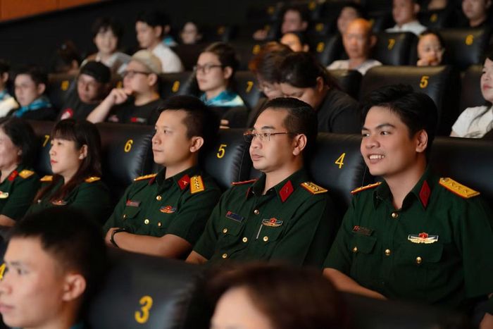 Lời mẹ hiền bất tử khai thác mối liên hệ giữa tình mẫu tử và tình yêu đất nước, khơi dậy tình yêu thương trong giới trẻ.