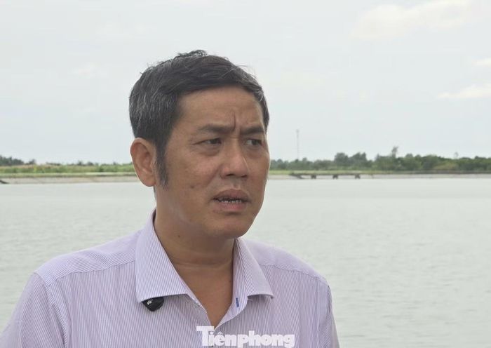 Ông Mai Thế Linh - Phó Giám đốc Trung tâm Khuyến nông và Dịch vụ nông nghiệp Cần Thơ, cho biết, đơn vị phân công lực lượng trực 24/24 với 7 nhân sự luân phiên nhằm đảm bảo an ninh trật tự, bảo vệ tài sản, phòng ngừa rủi ro cho người dân (đặc biệt là trẻ em) và thực hiện duy tu, bảo dưỡng công trình.
