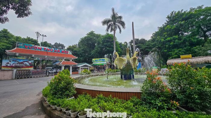 Ngoài ra, đề án còn nghiên cứu kết nối công viên với đường Bưởi và hành lang đi bộ ven sông Tô Lịch, thông qua lối đi bộ ngầm hoặc lối qua đường có tín hiệu ưu tiên.
