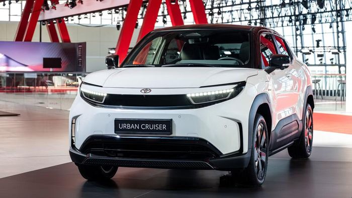 SUV điện đô thị Toyota Urban Cruiser.
