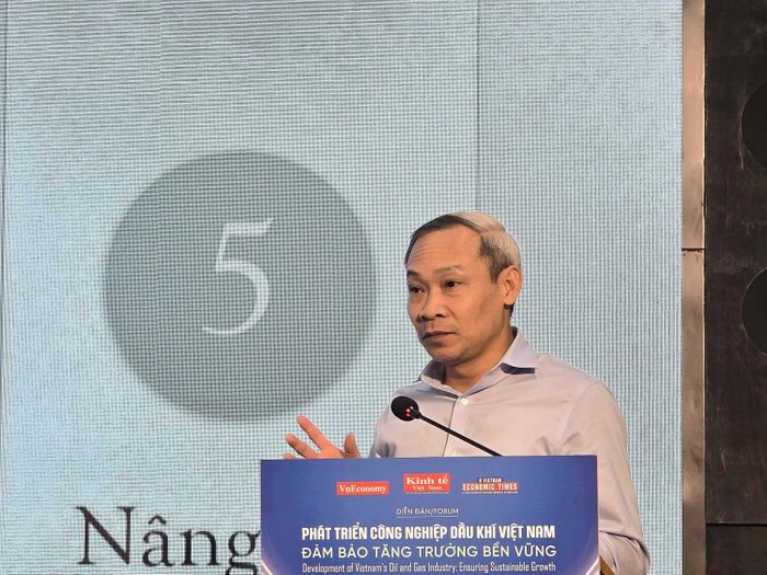 TS Phan Đức Hiếu: Dầu khí không chỉ là nguồn cung năng lượng quan trọng mà còn có tiềm năng trở thành nền tảng thúc đẩy công nghiệp, khoa học - công nghệ và các dịch vụ kỹ thuật có giá trị gia tăng cao.
