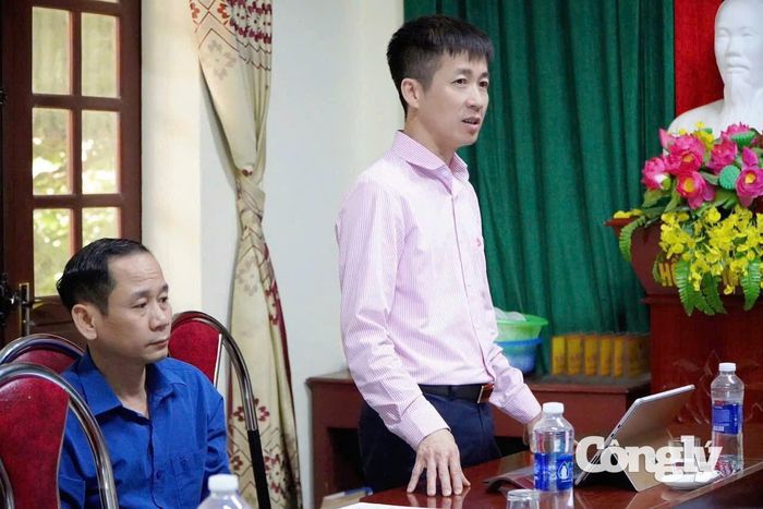 Giám đốc NHCSXH Tân Sơn Tăng Tiến Sỹ phát biểu tại hội nghị triển khai Chỉ thị 39 của Ban bí thư về nâng cao chất lượng hoạt động TDCS trong giai đoạn mới